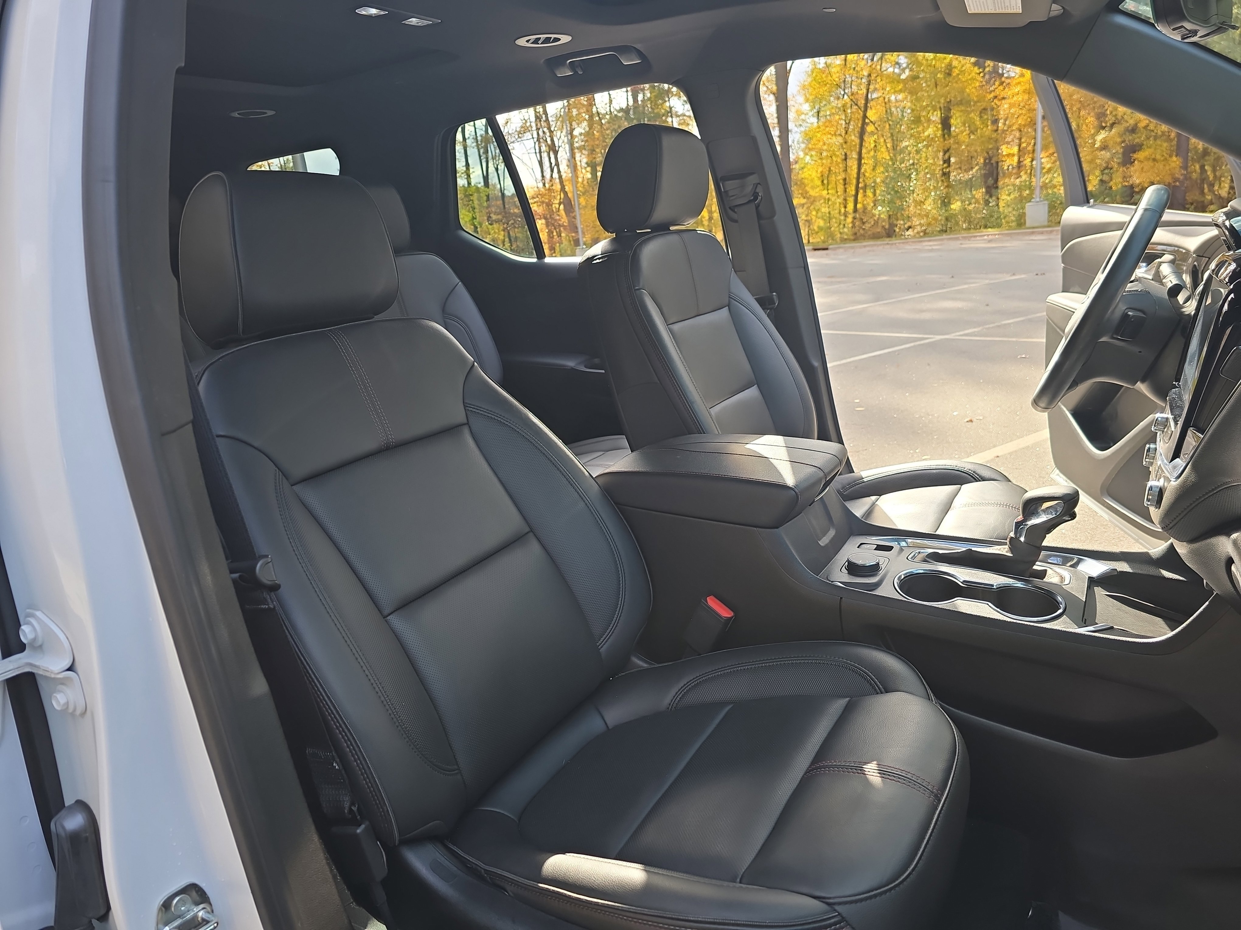 Used 2023 Chevrolet Traverse RS image 10