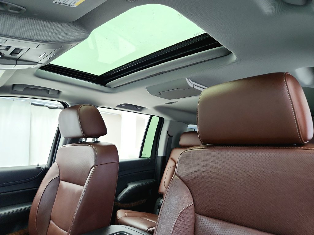 Used 2019 Chevrolet Suburban Premier w/ Premier Plus Edition AWD/4WD image 11