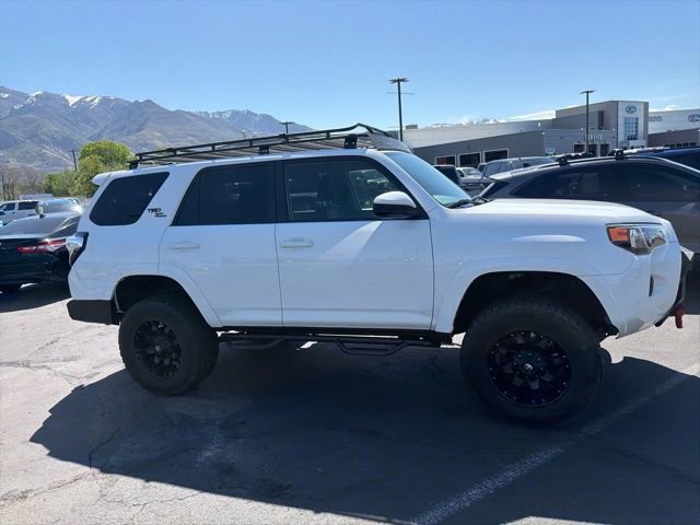 Used 2016 Toyota 4Runner SR5 AWD/4WD image 9