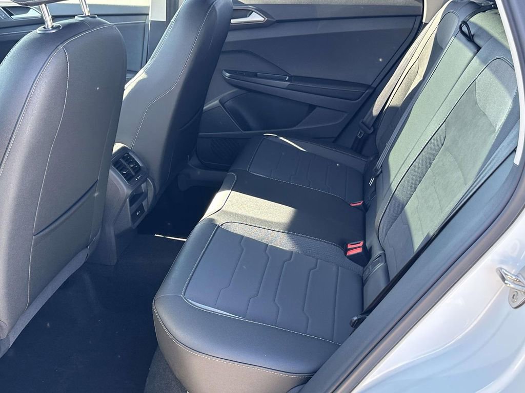 New 2025 Volkswagen Taos SE image 8