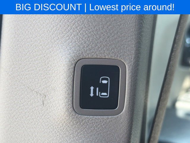 Used 2022 Chrysler Voyager LX FWD image 21