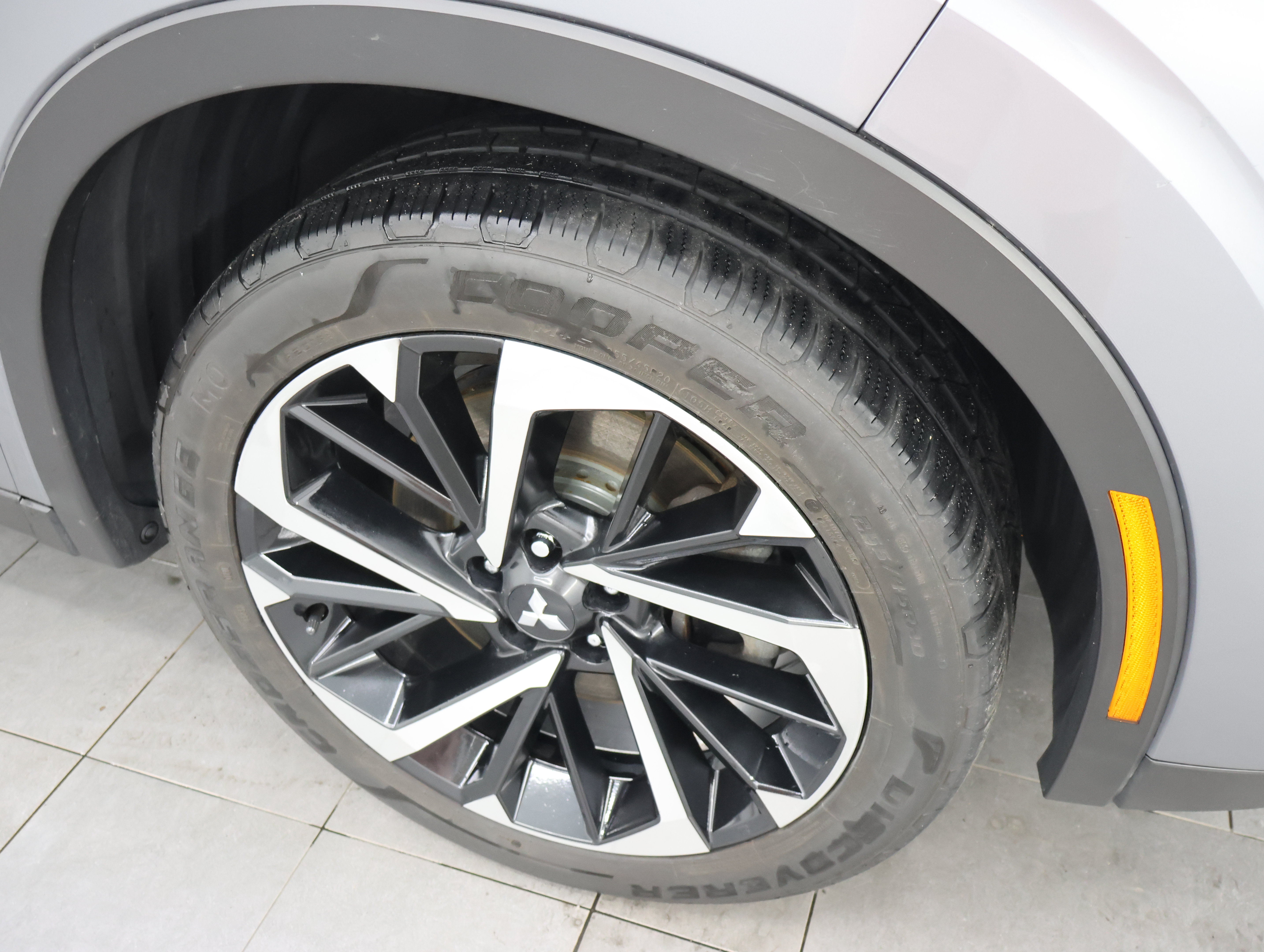 Used 2022 Mitsubishi Outlander SE AWD/4WD image 3