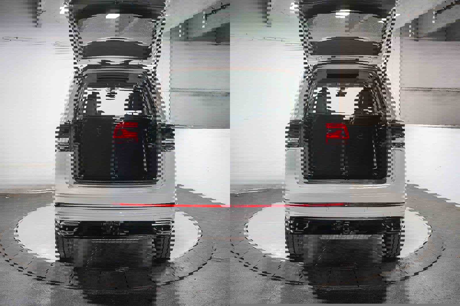 Used 2021 Volkswagen Atlas SEL R-Line image 30