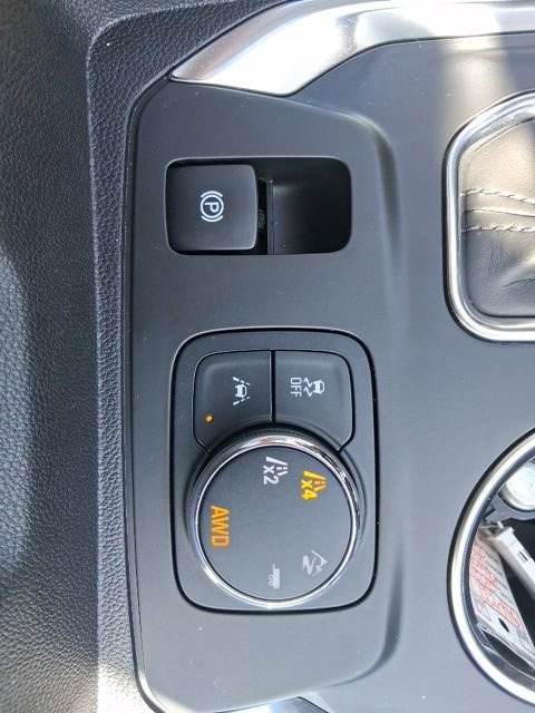 Used 2021 Chevrolet Traverse RS image 28