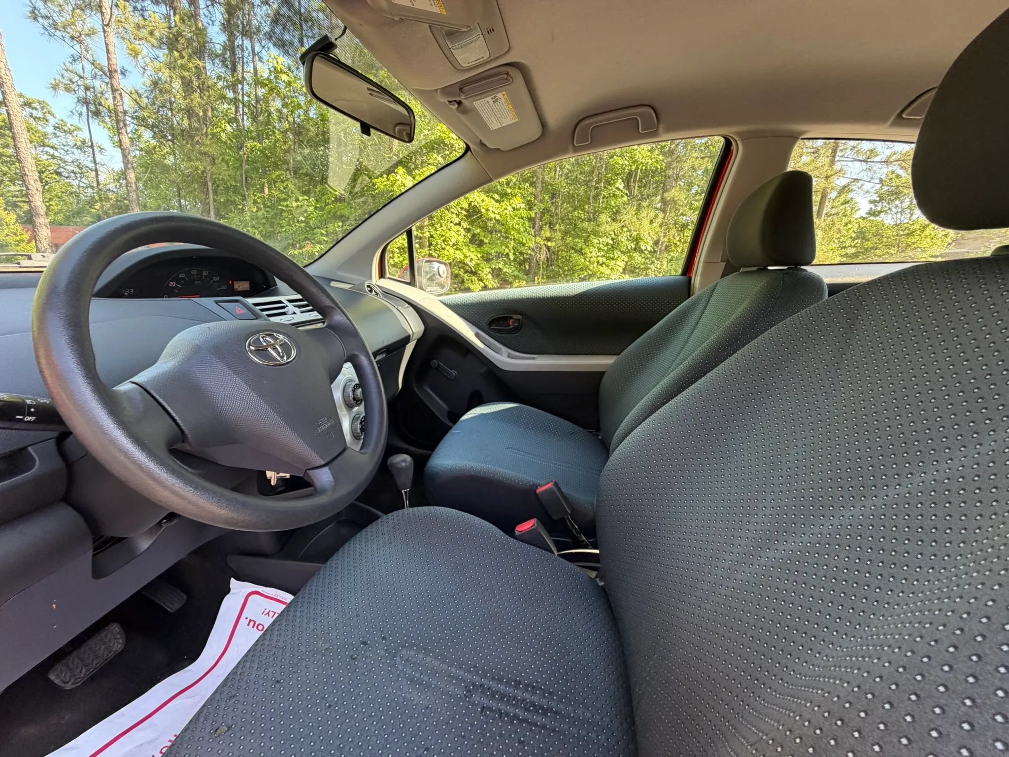 Used 2007 Toyota Yaris 2-Door Hatchback w/ Convenience Pkg FWD image 12