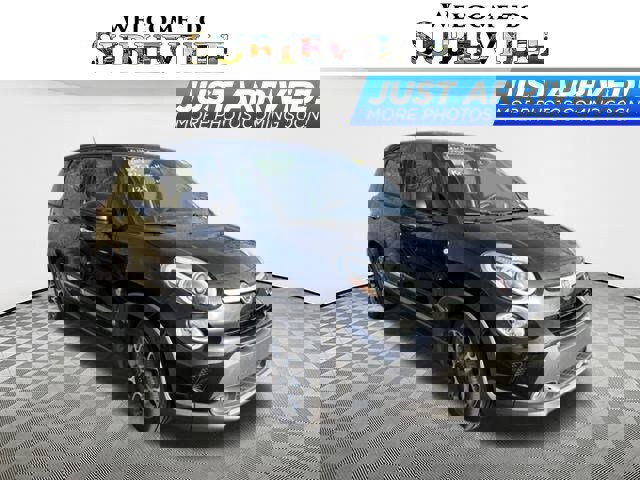 Used 2014 FIAT 500L Trekking w/ Popular Equipment Group image 1