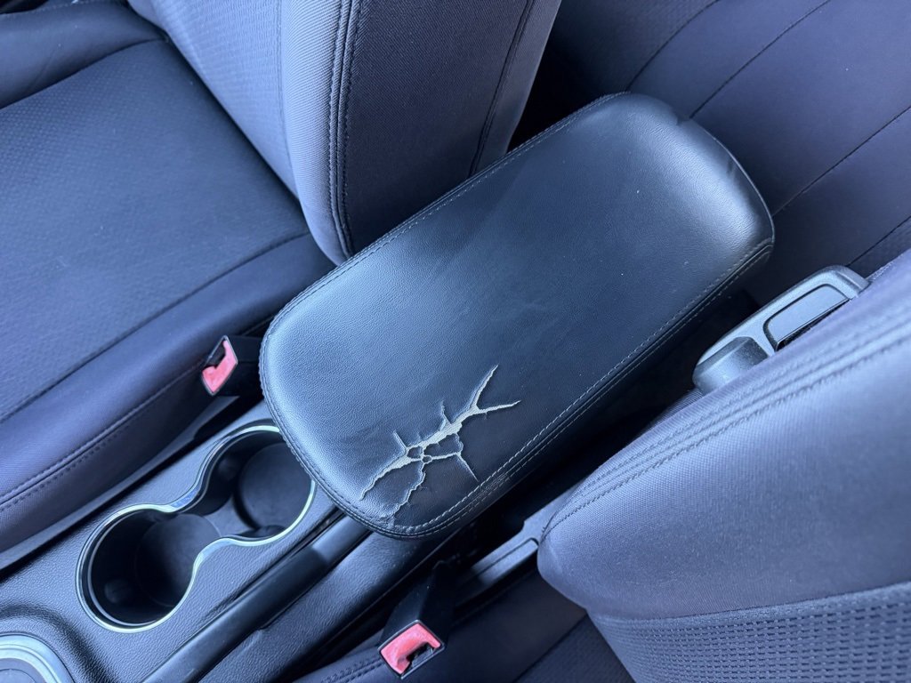 Used 2013 Chrysler 200 Touring image 23