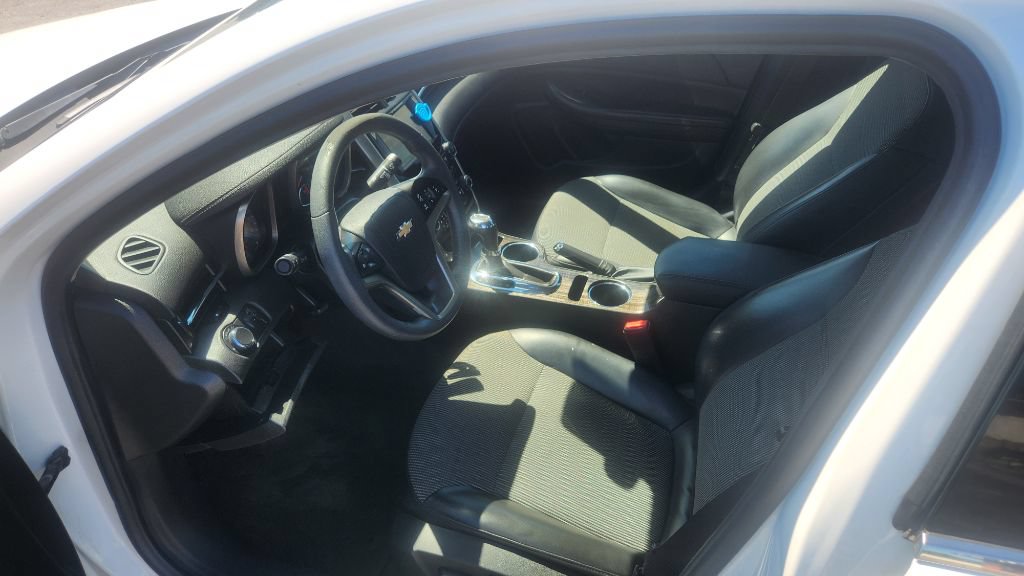 Used 2015 Chevrolet Malibu LT w/ Power Convenience Package FWD image 14