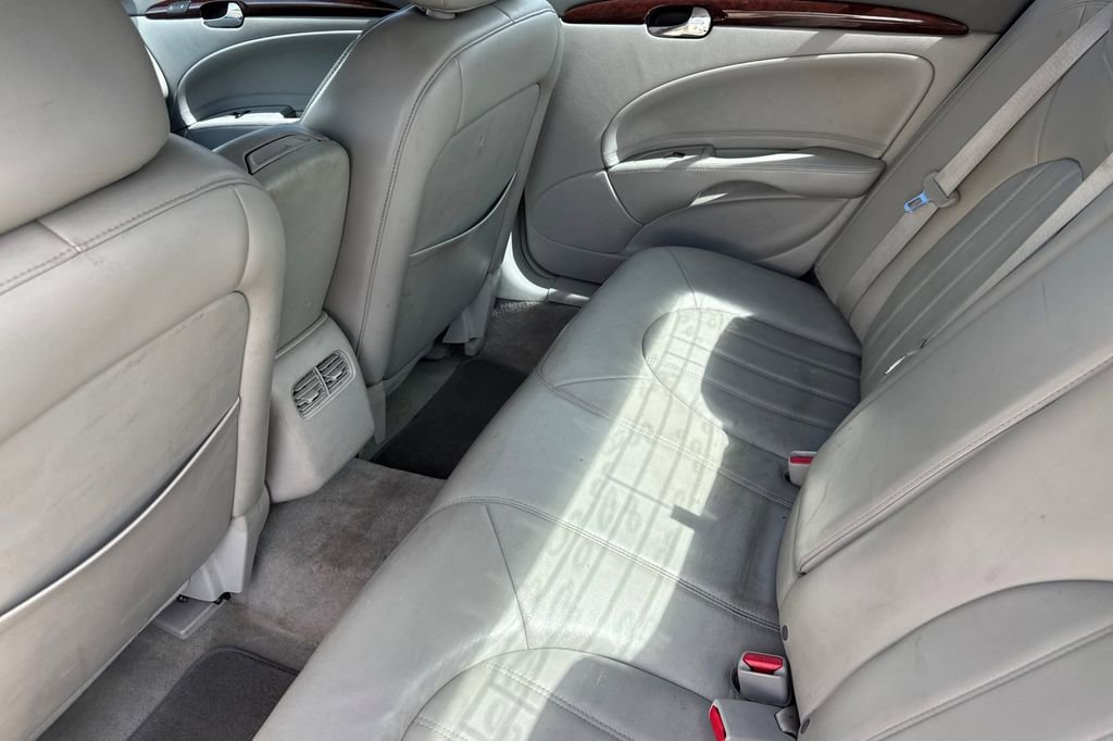 Used 2007 Buick Lucerne CXL w/ Luxury Package FWD image 12