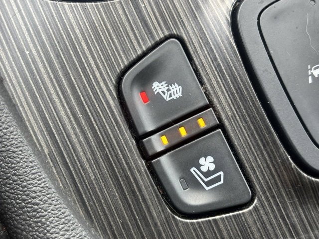 Used 2023 GMC Acadia SLT w/ Technology Package image 30