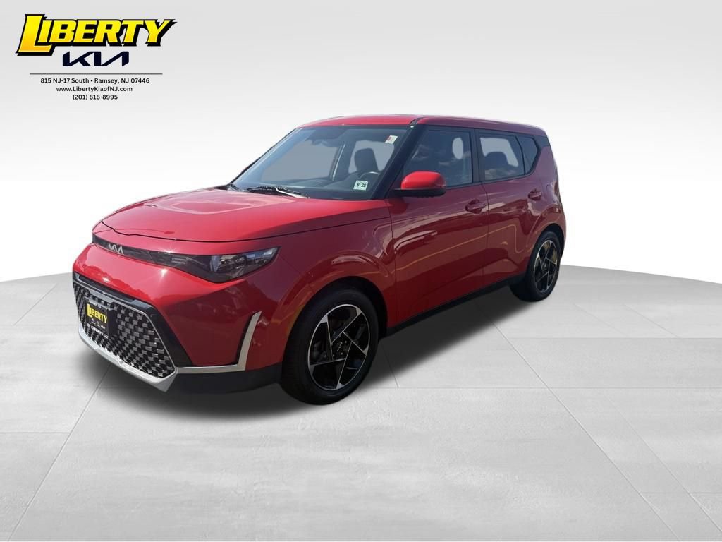 Used 2023 Kia Soul EX FWD image 3
