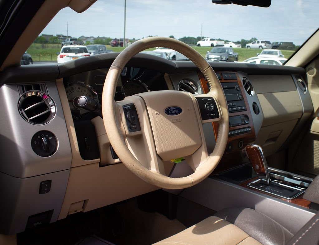 Used 2007 Ford Expedition Eddie Bauer AWD/4WD image 2