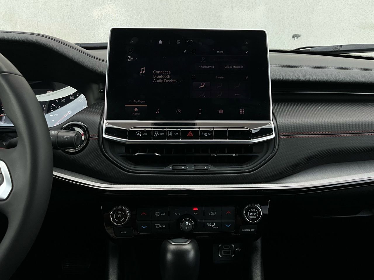 Used 2025 Jeep Compass Trailhawk w/ Trailer Tow Group image 26