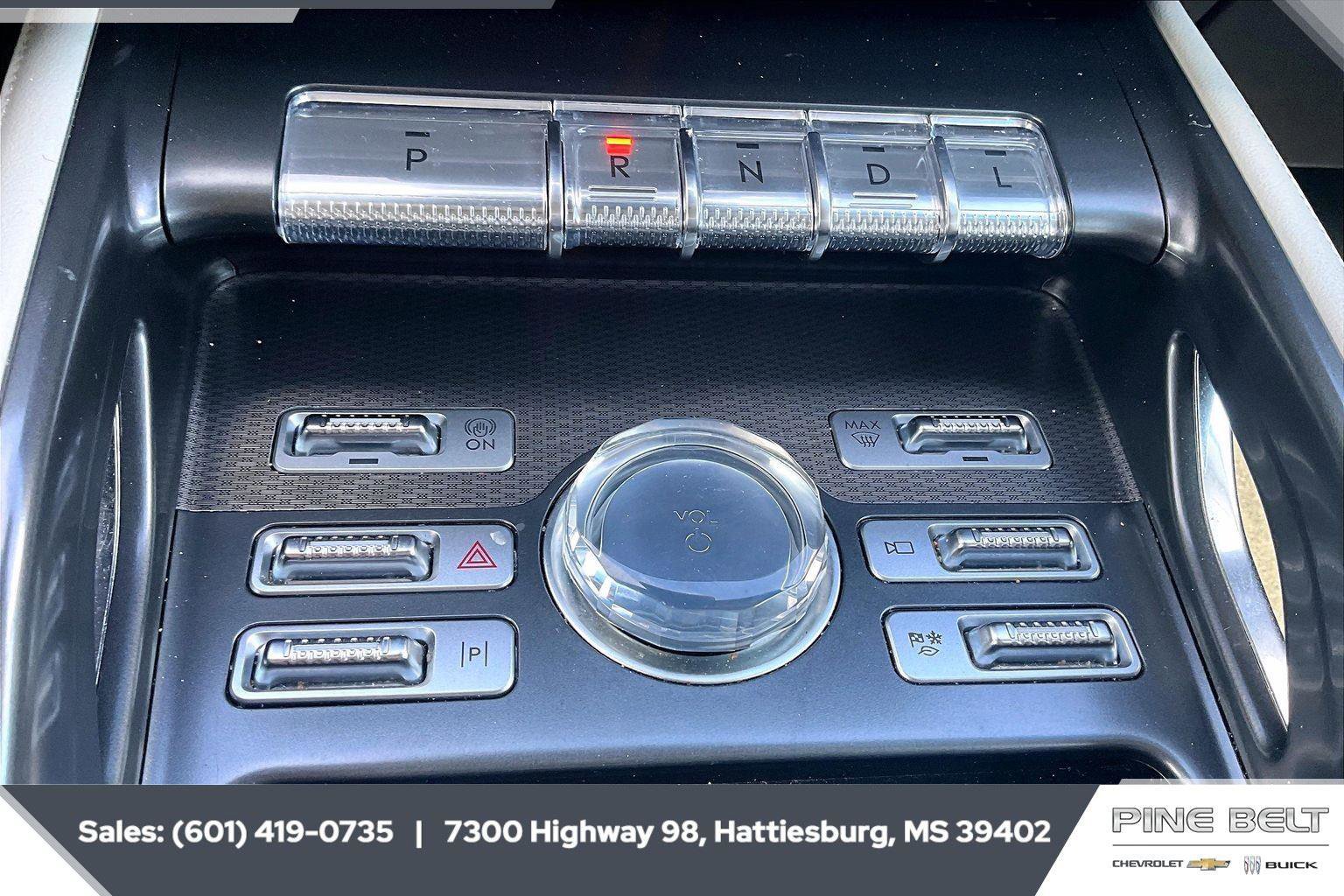 Used 2024 Lincoln Nautilus Premier AWD/4WD image 23
