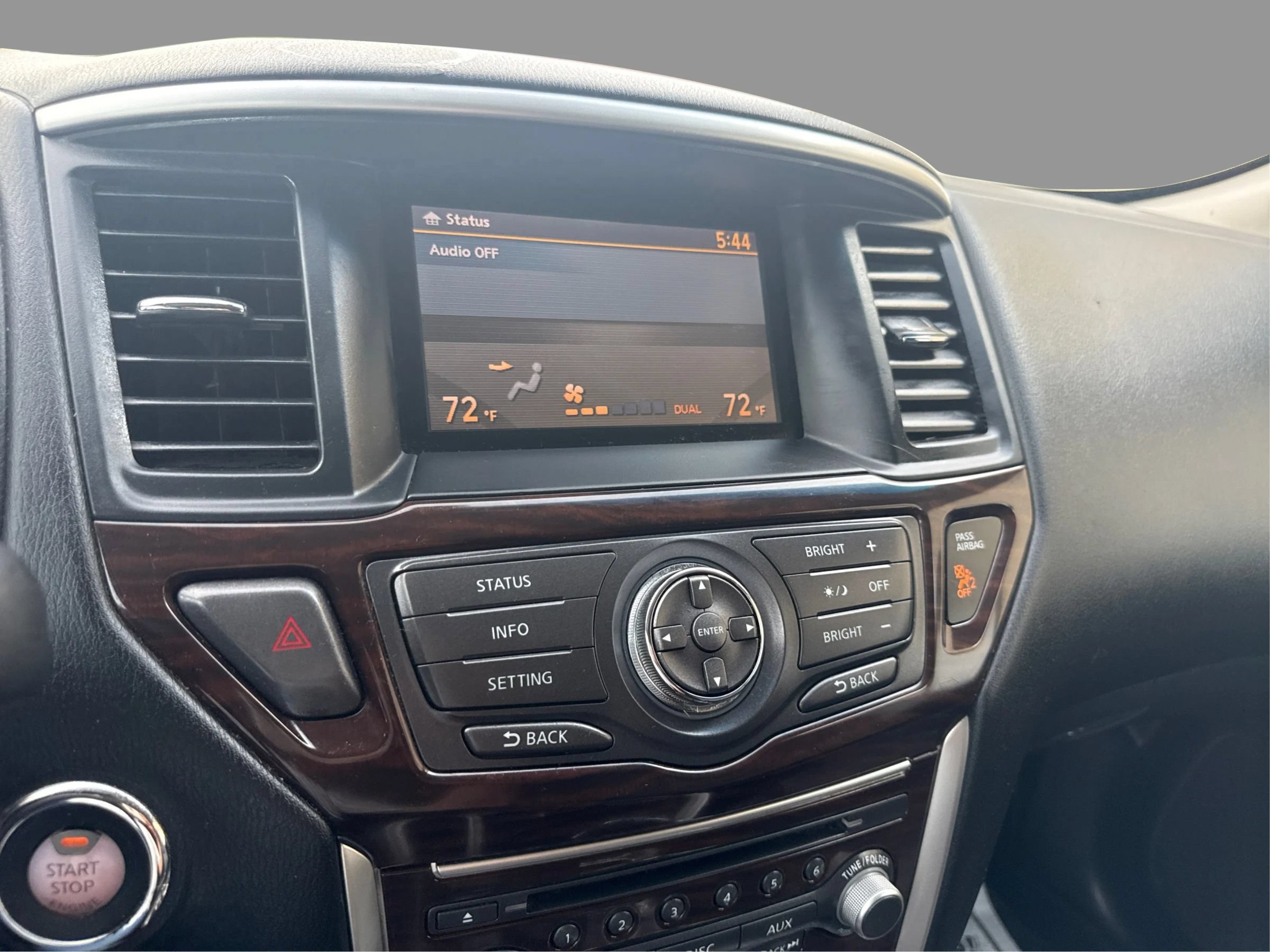 Used 2013 Nissan Pathfinder SL w/ SL Premium Pkg AWD/4WD image 16