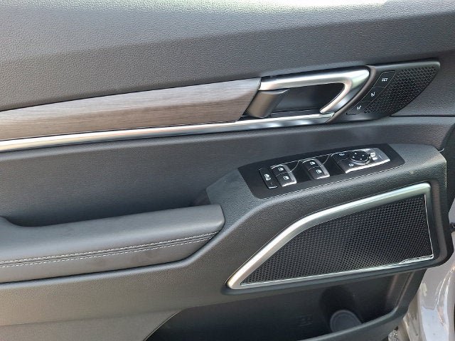 Used 2025 Kia Telluride AWD image 12