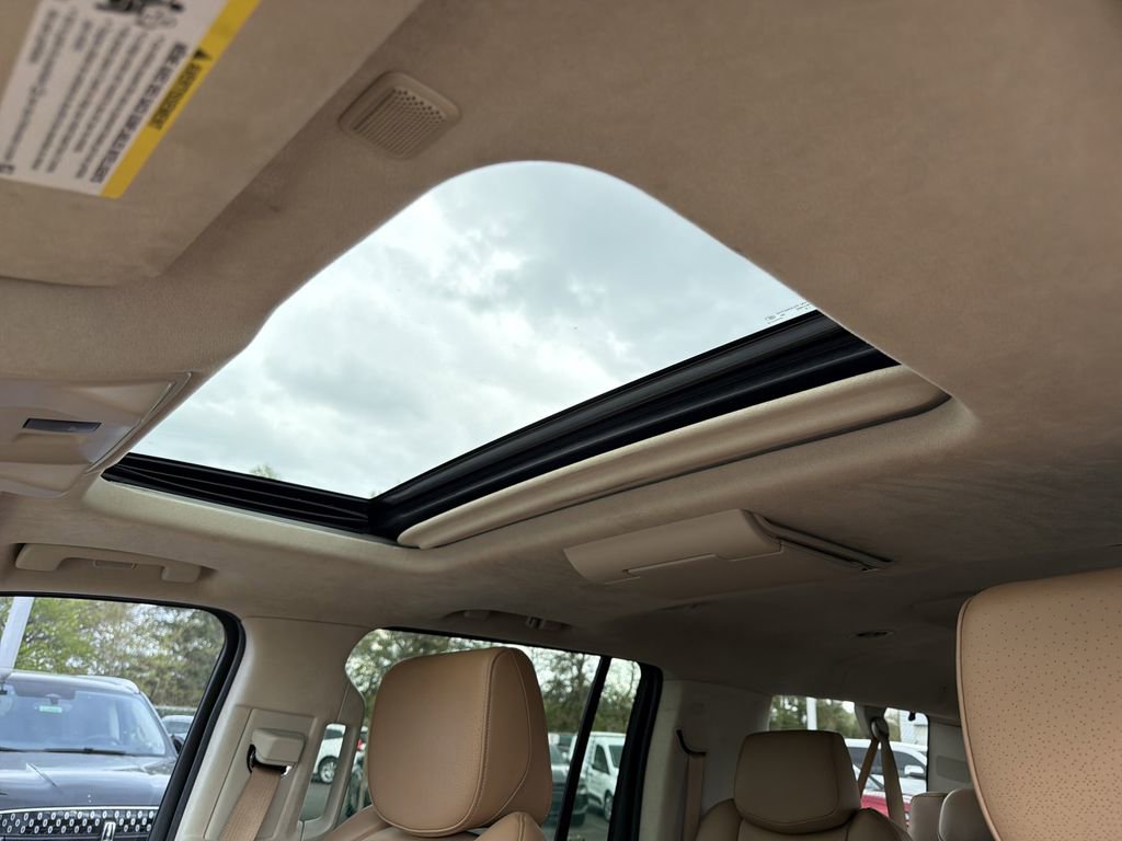 Used 2016 Cadillac Escalade ESV Platinum AWD/4WD image 29