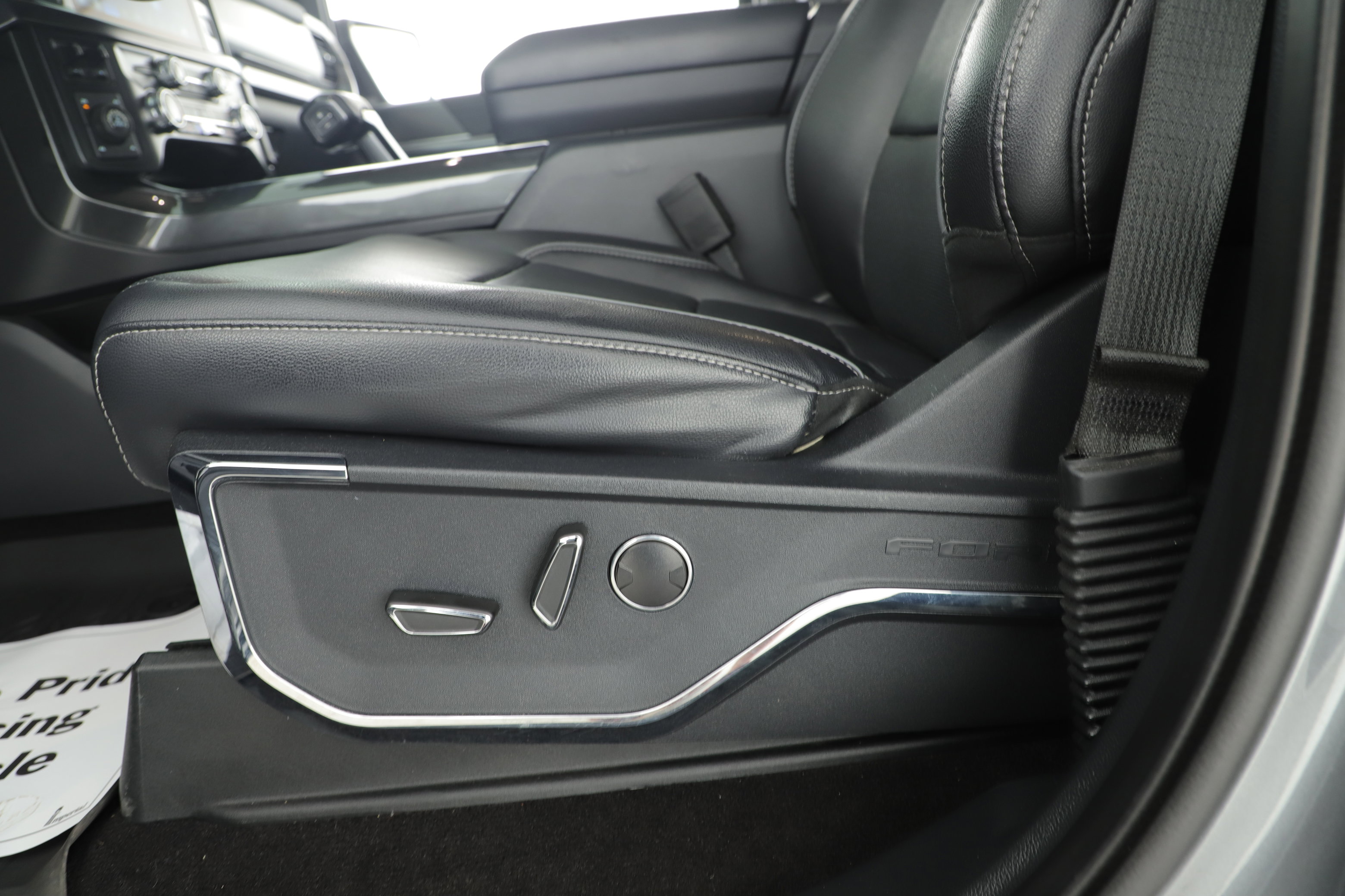 Used 2022 Ford F150 Lariat w/ Equipment Group 502A High image 11