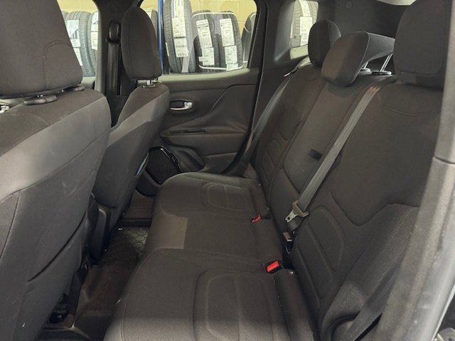 Used 2016 Jeep Renegade Latitude image 7