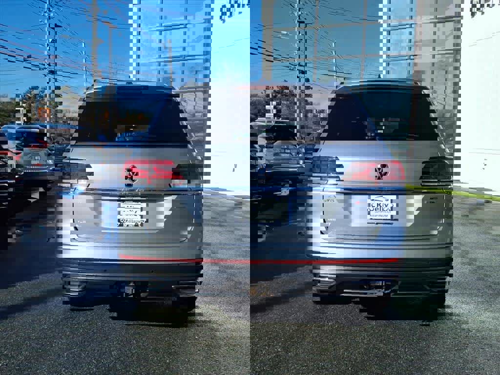 Used 2021 Volkswagen Atlas SE w/ Panoramic Sunroof Package image 5