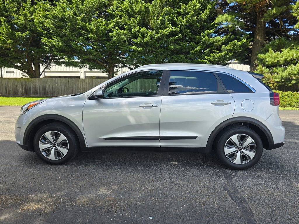 Used 2017 Kia Niro LX image 3