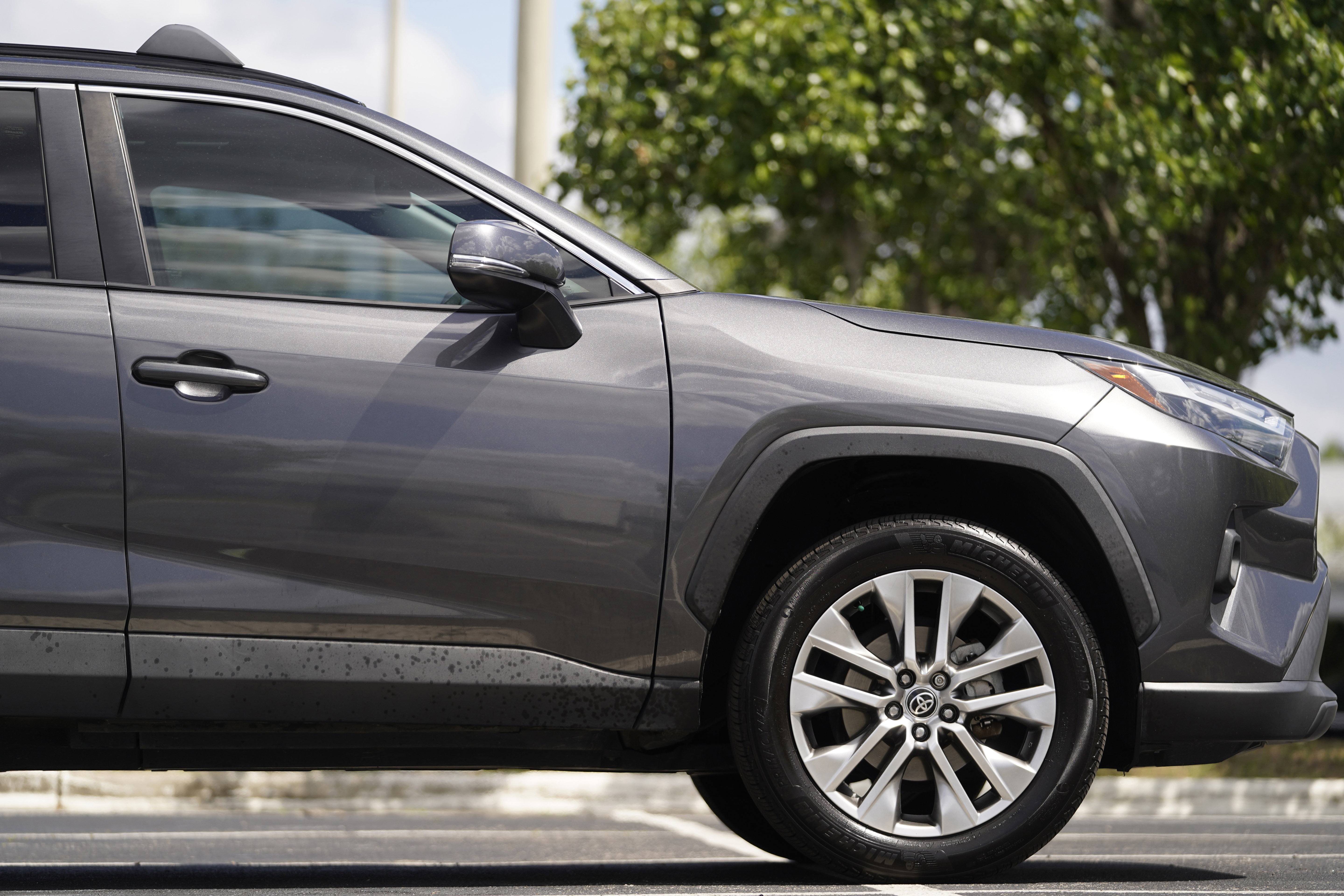 Used 2022 Toyota RAV4 XLE Premium FWD image 6