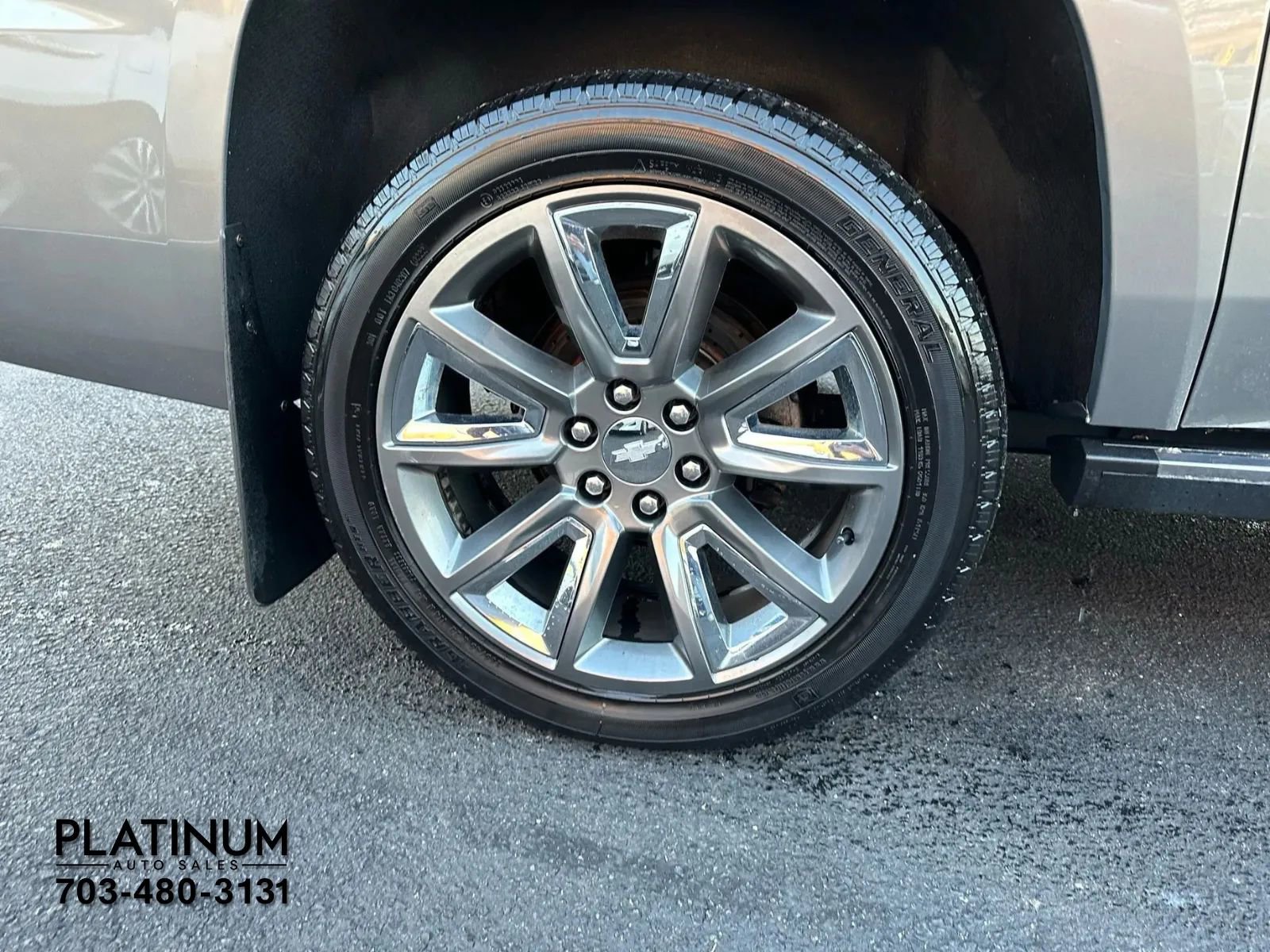 Used 2017 Chevrolet Suburban Premier image 15