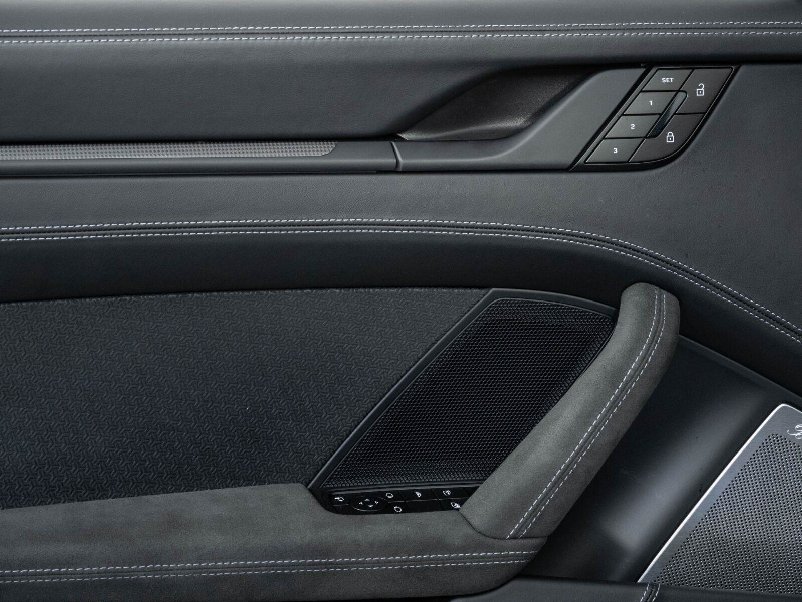 Certified 2025 Porsche 911 Carrera 4 GTS AWD/4WD image 6
