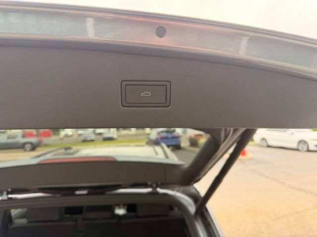 Certified 2024 Volkswagen Tiguan SE R-Line AWD/4WD image 14