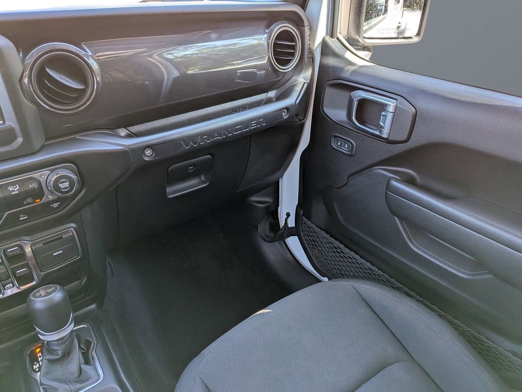 Used 2022 Jeep Wrangler Unlimited Sport AWD/4WD image 16