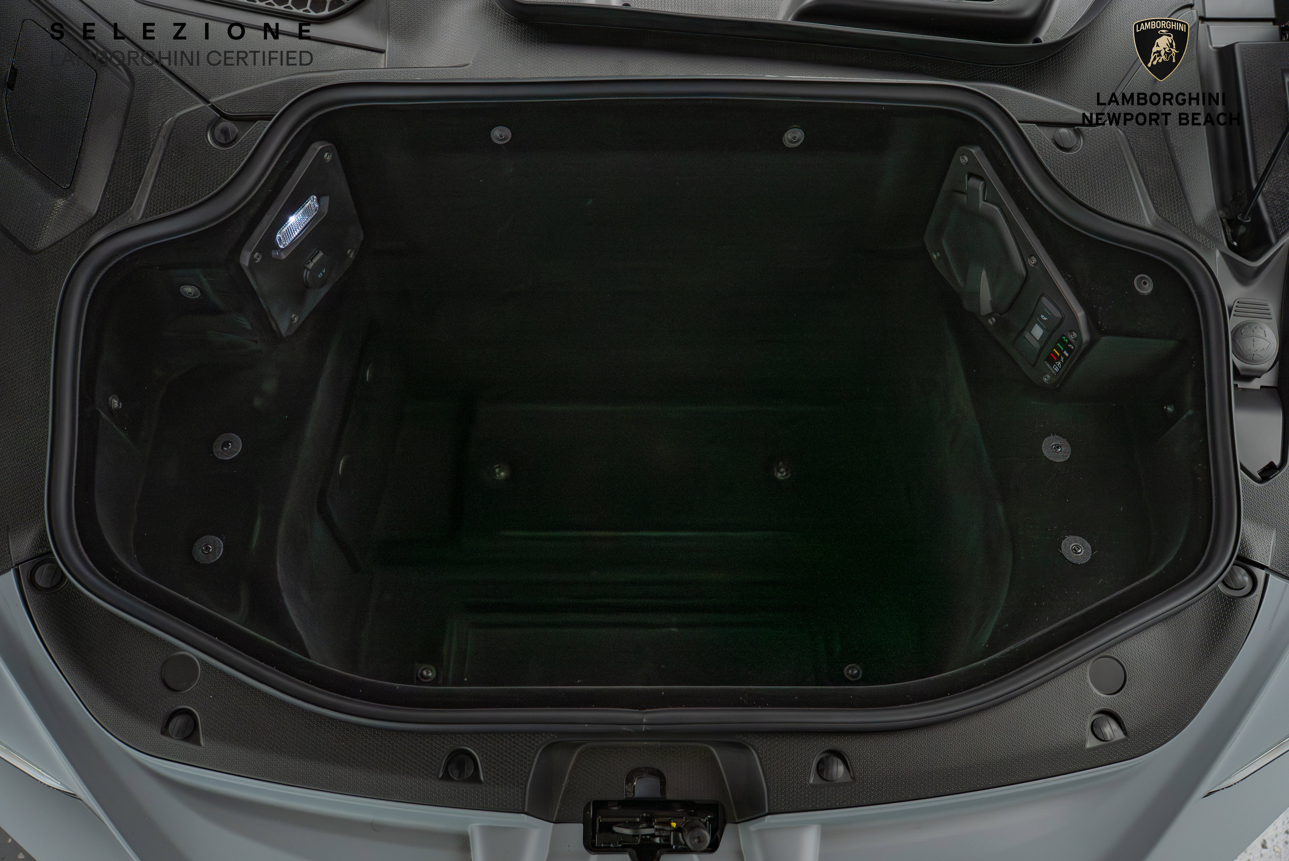 Used 2024 Lamborghini Revuelto image 12