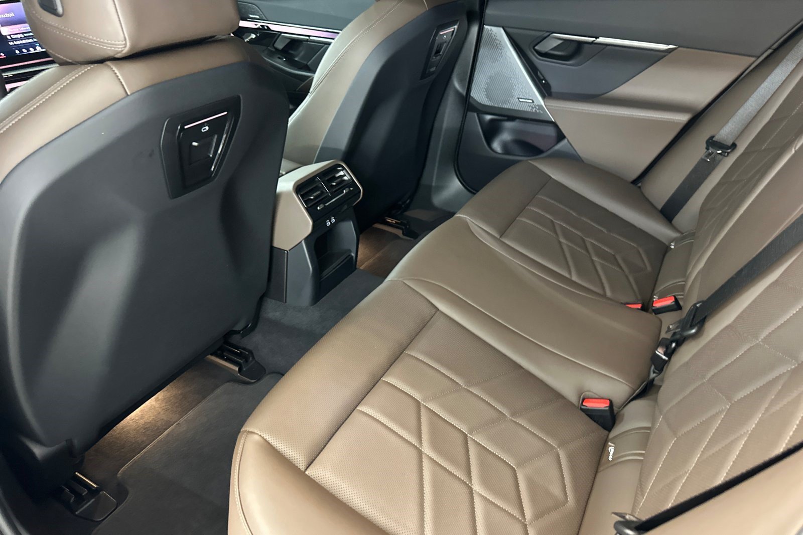 Certified 2024 BMW i5 eDrive40i w/ Convenience Package RWD image 25