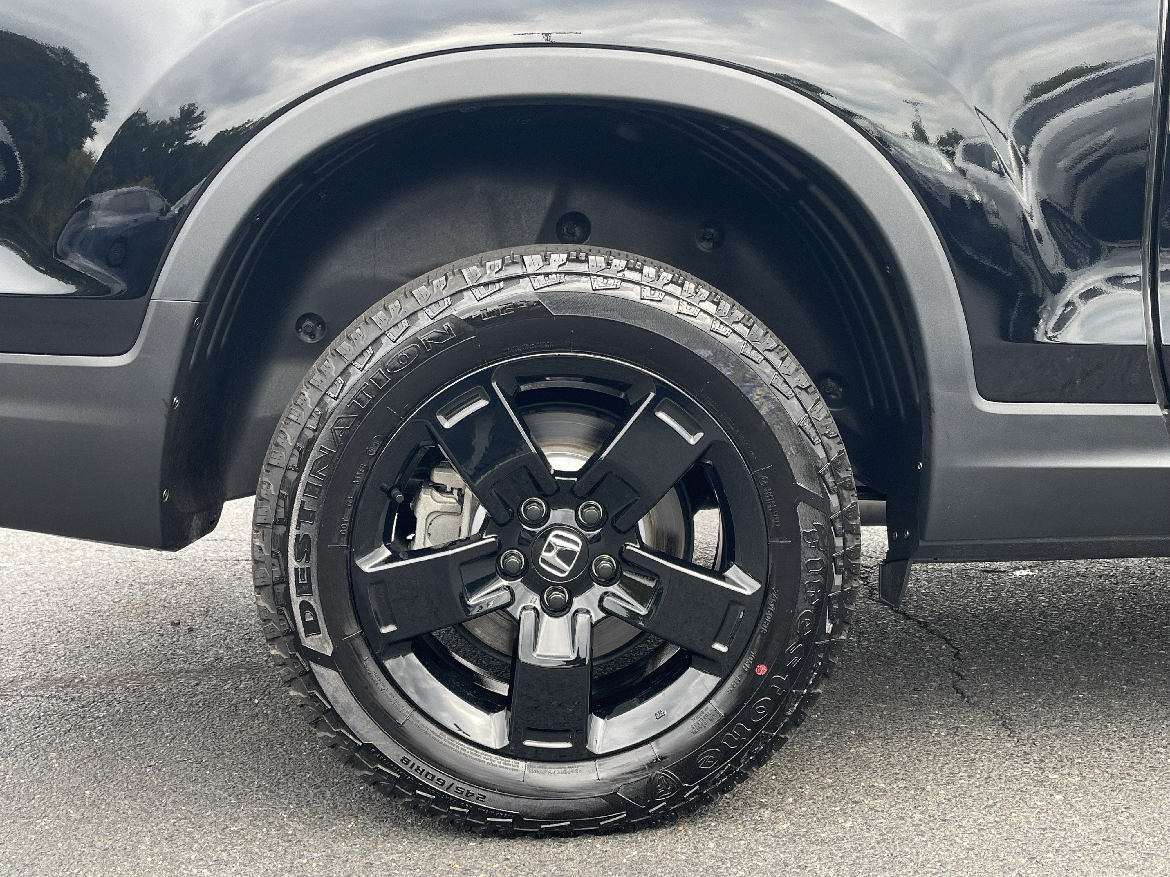 Used 2025 Honda Ridgeline Black Edition image 9