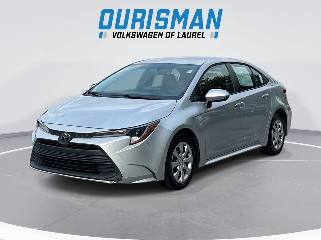 Used 2024 Toyota Corolla LE FWD image 1
