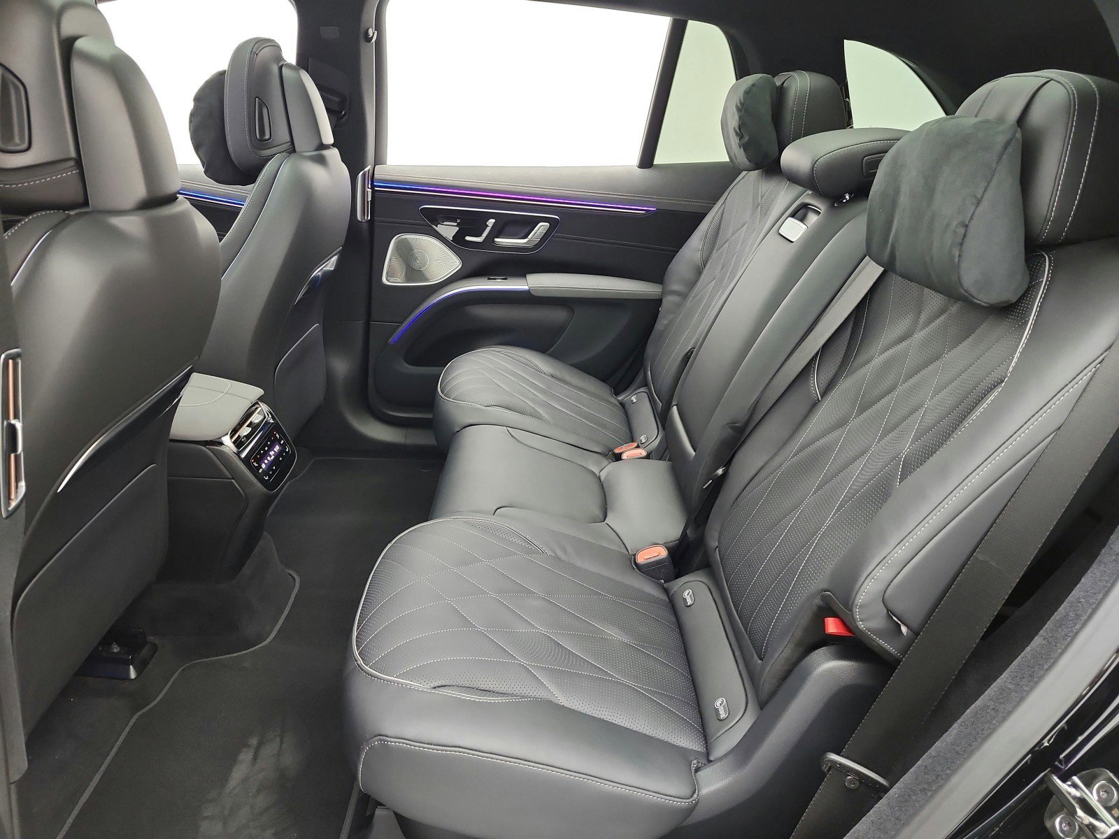 New 2026 Mercedes-Benz EQS 550 4MATIC SUV image 11