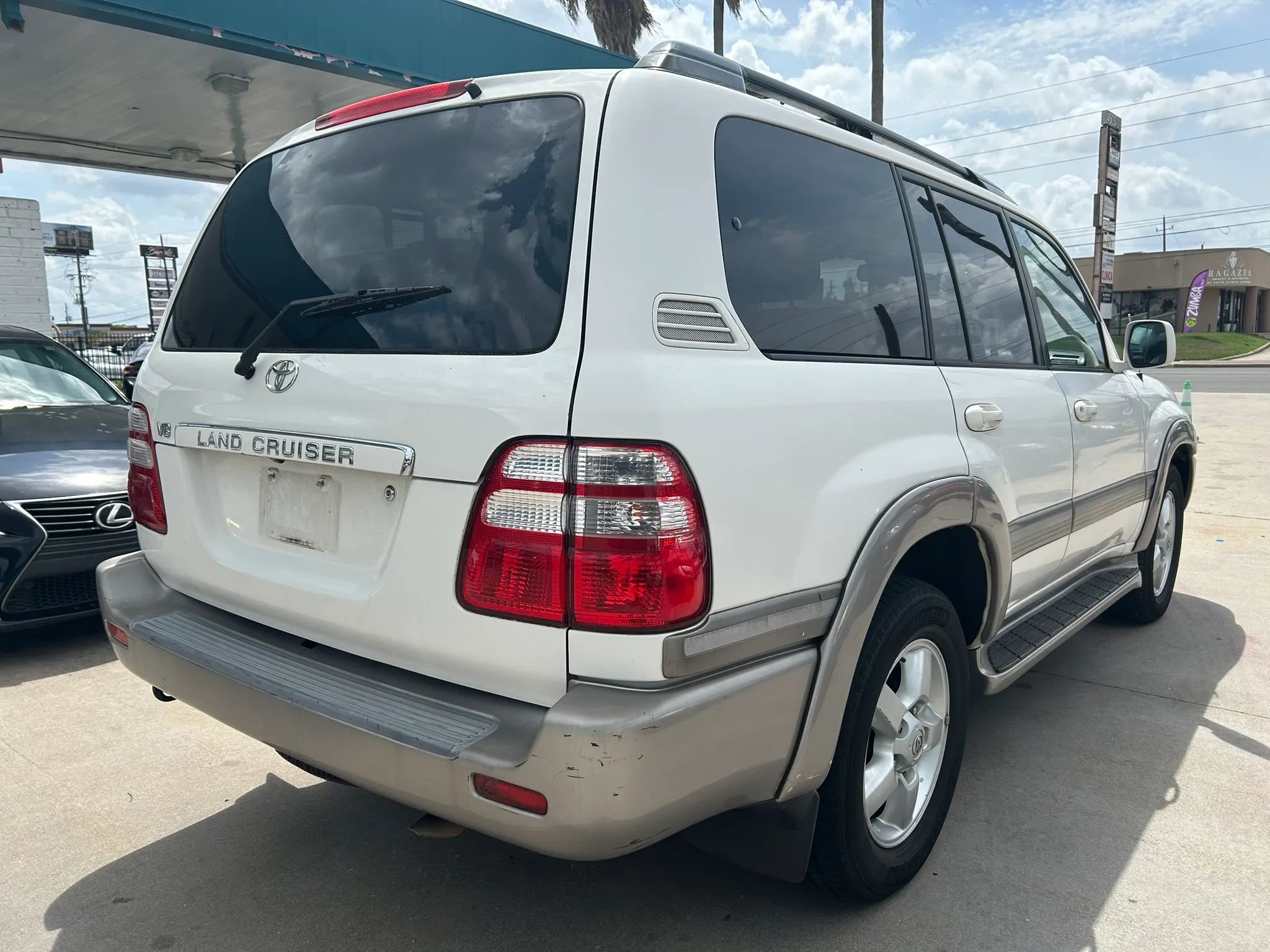 Used 2004 Toyota Land Cruiser AWD/4WD image 5