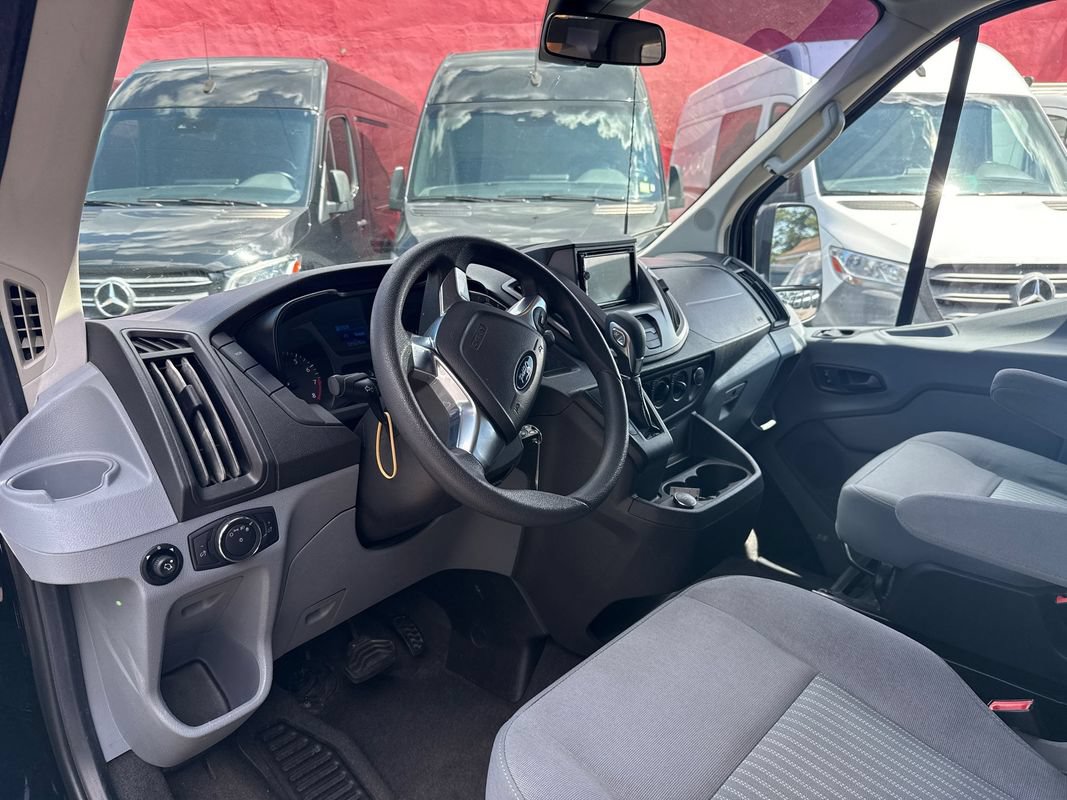 Used 2019 Ford Transit 350 XLT RWD image 7