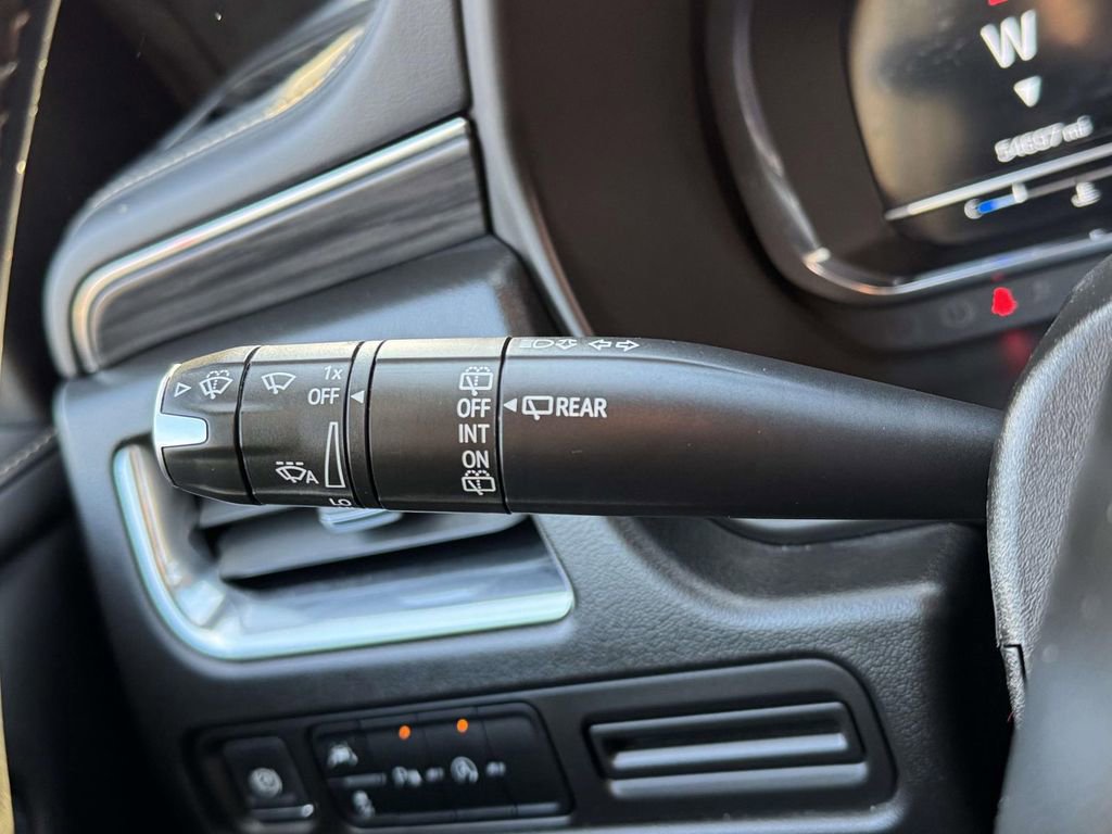 Used 2024 GMC Yukon SLT image 21