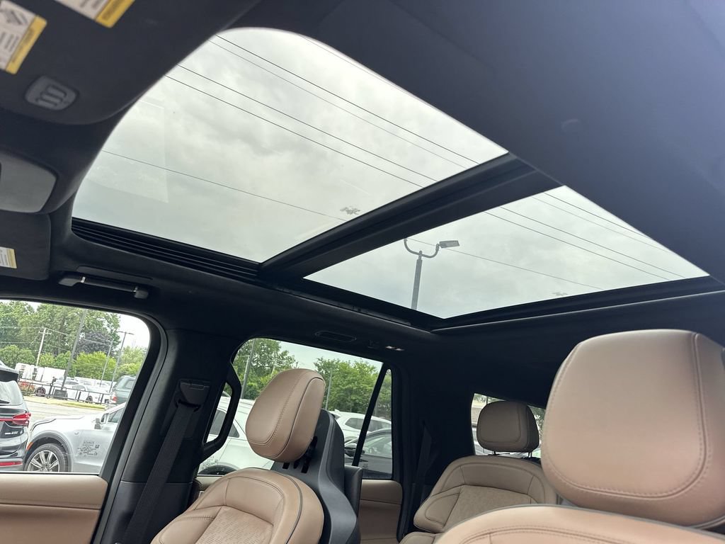 Certified 2026 Lincoln Navigator L Black Label AWD/4WD image 16