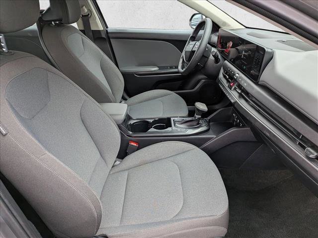 Used 2025 Kia K4 LXS image 19
