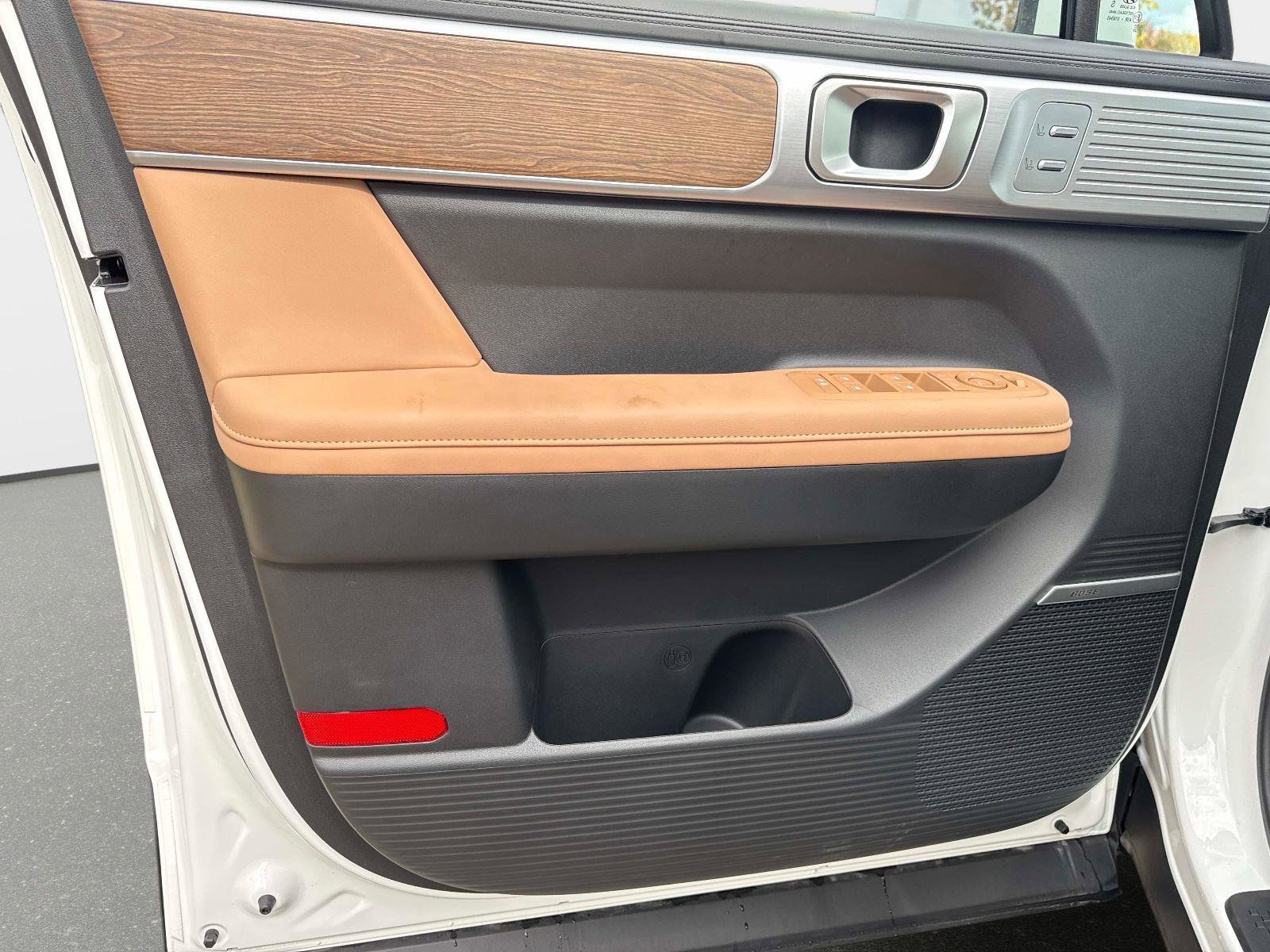 Certified 2025 Hyundai Santa Fe Limited image 17