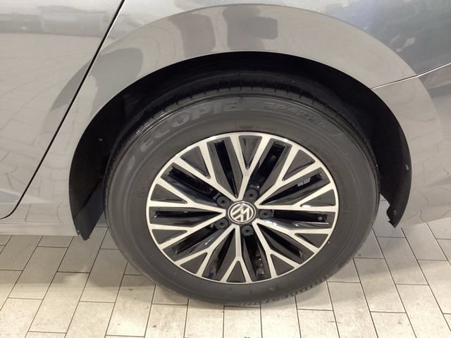 Certified 2021 Volkswagen Jetta SE FWD image 23