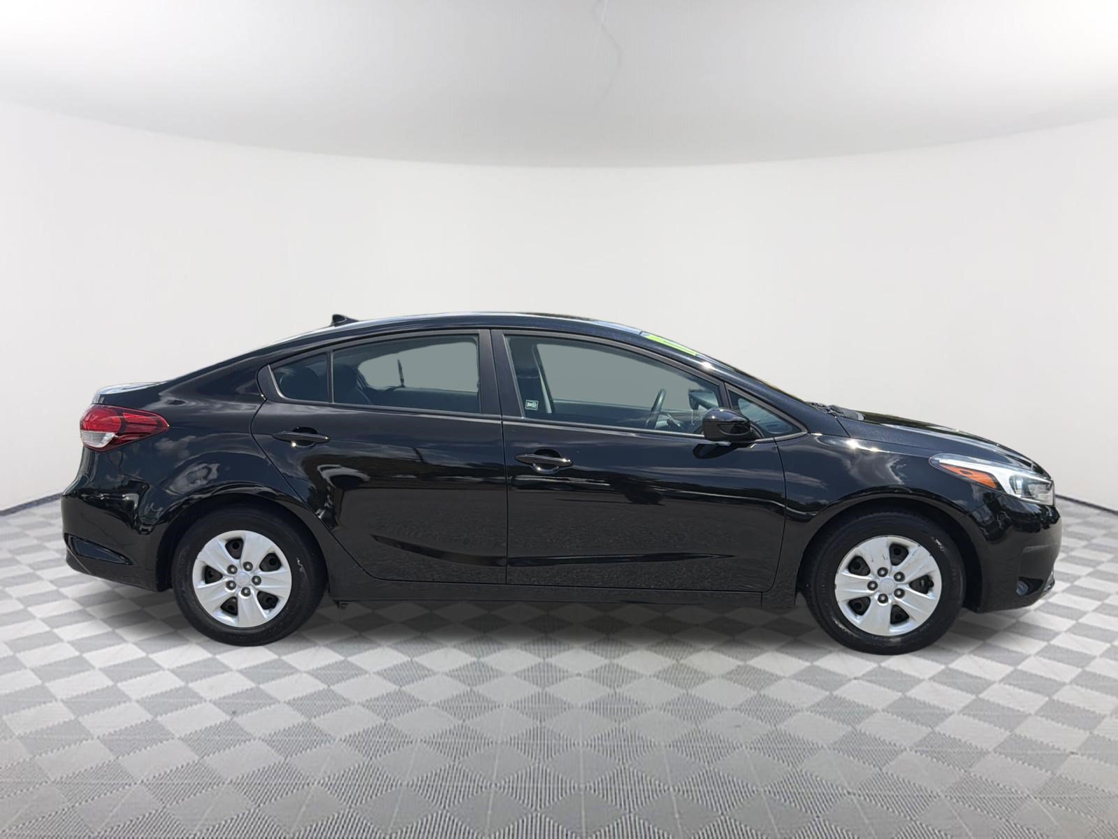 Used 2017 Kia Forte LX FWD image 16