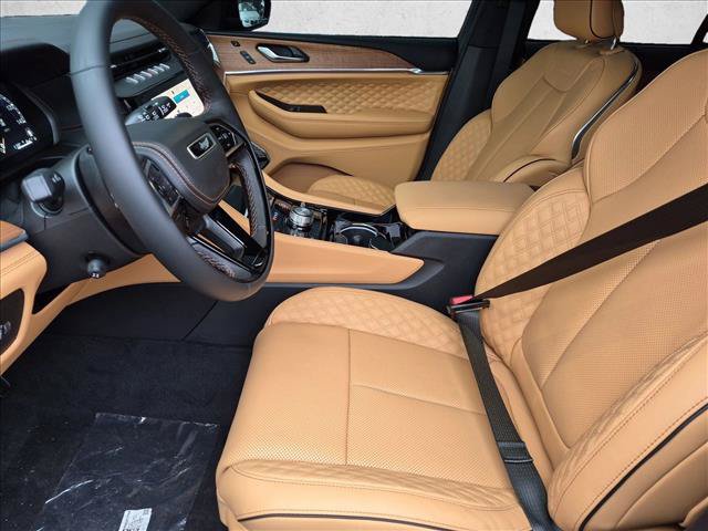 New 2027 Jeep Grand Cherokee Summit AWD/4WD image 4