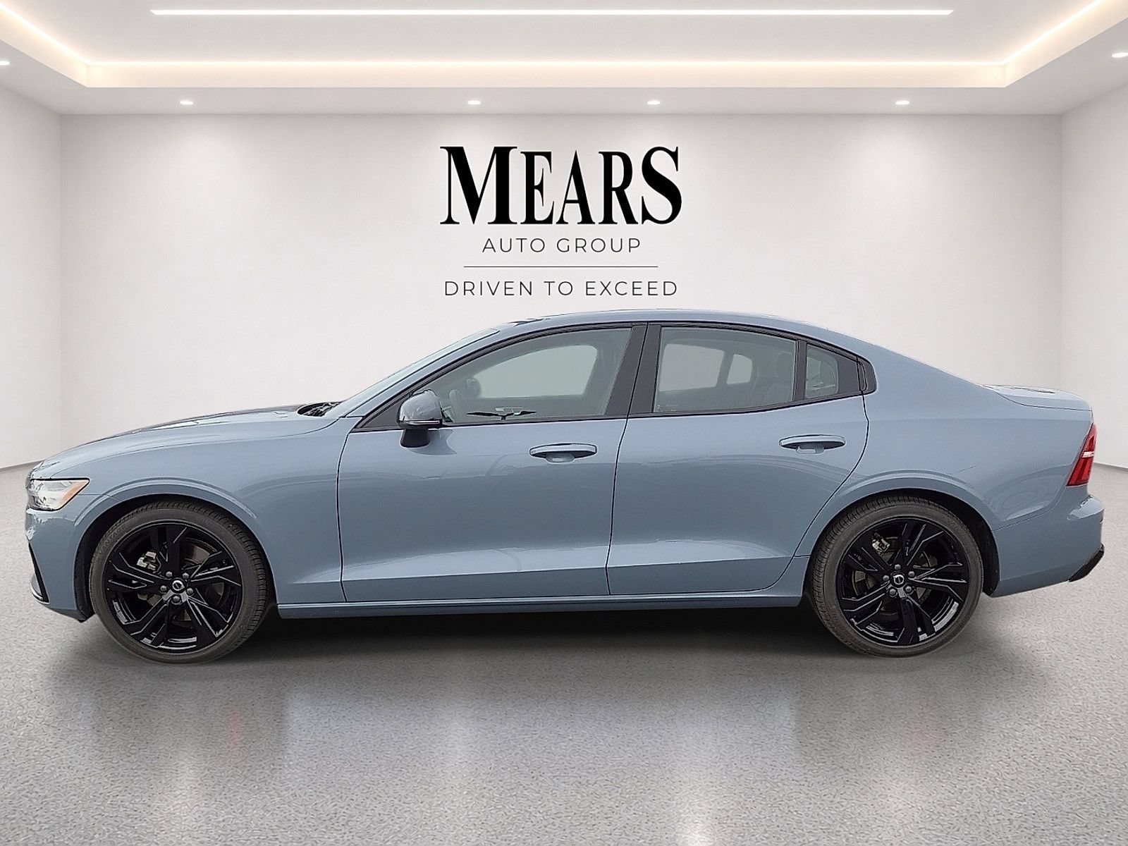 Used 2024 Volvo S60 B5 Core AWD/4WD image 3