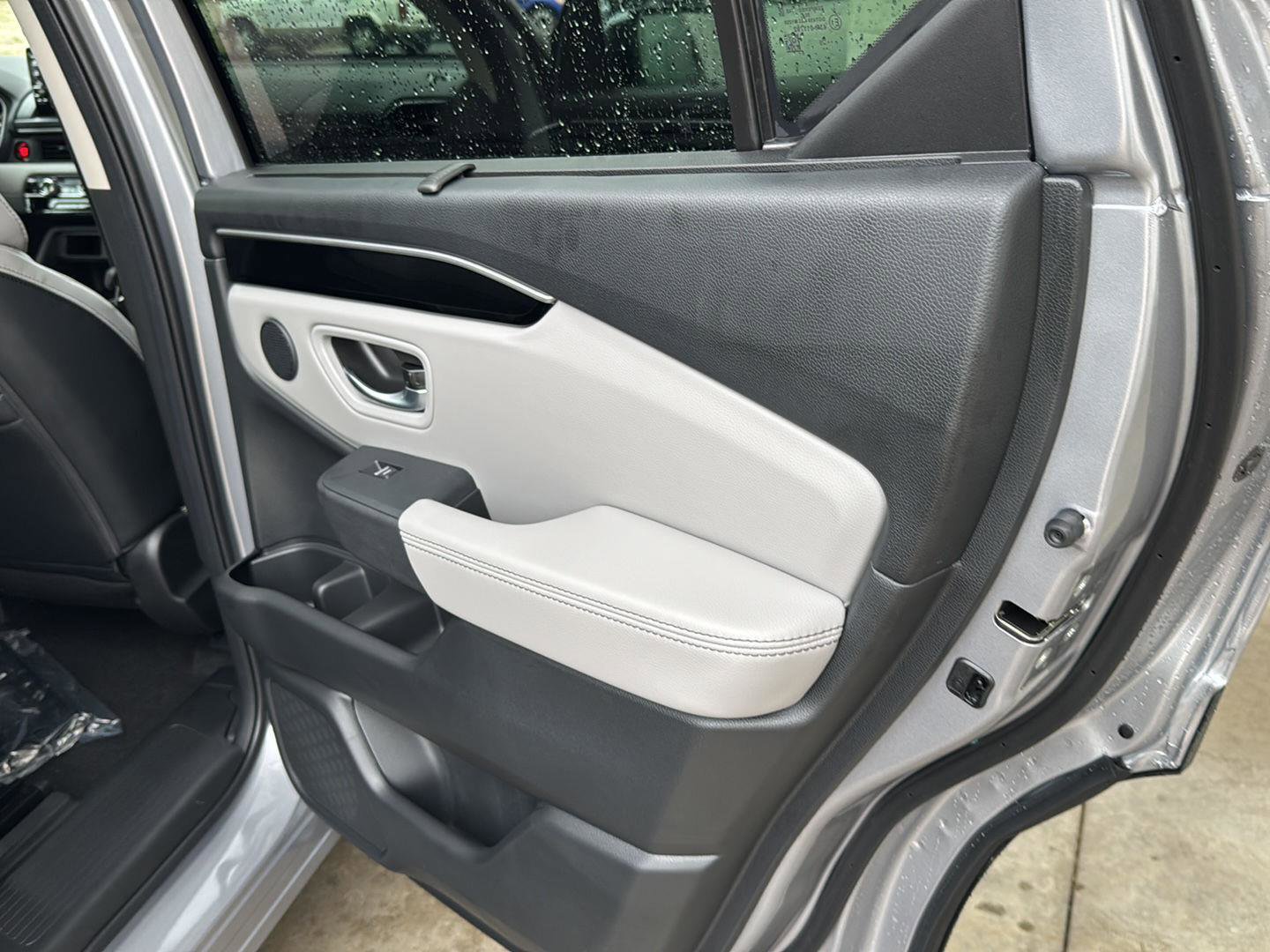 New 2025 Honda Pilot Touring image 13