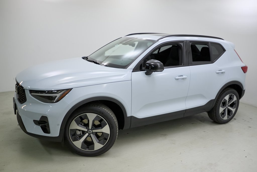 New 2026 Volvo XC40 B5 Plus w/ Protection Package Premier image 3