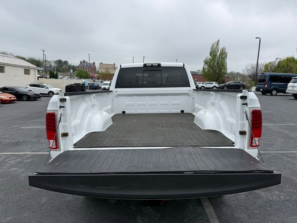 Used 2018 RAM 3500 Laramie w/ Convenience Group AWD/4WD image 19