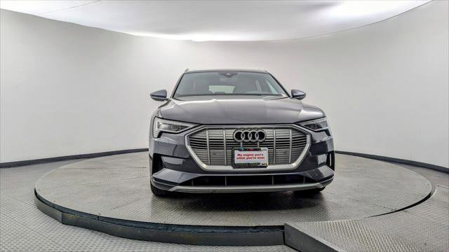 Used 2022 Audi e-tron Premium image 12