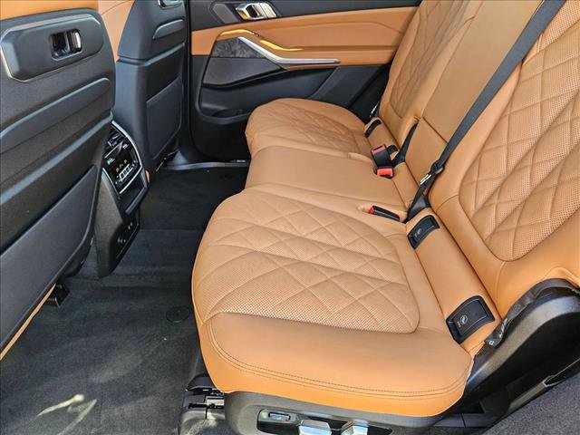 New 2026 BMW X7 xDrive40i image 16